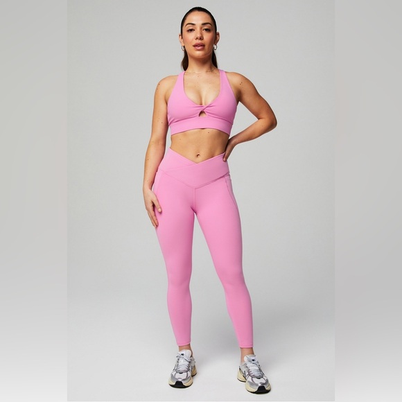 Fabletics Oasis Rib Twist Medium Impact Sports Bra M - Picture 2 of 7